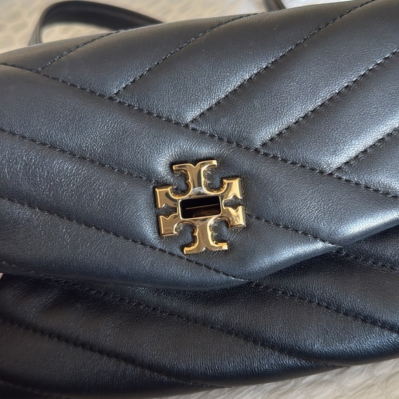 Tory Burch Kira chevron chain wallet / Crossbody in black - Picture 11 of 11